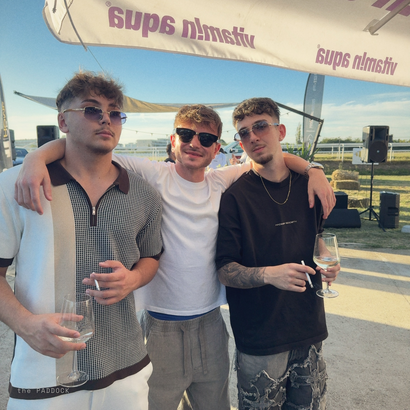 5 lei ca suntem doar 3